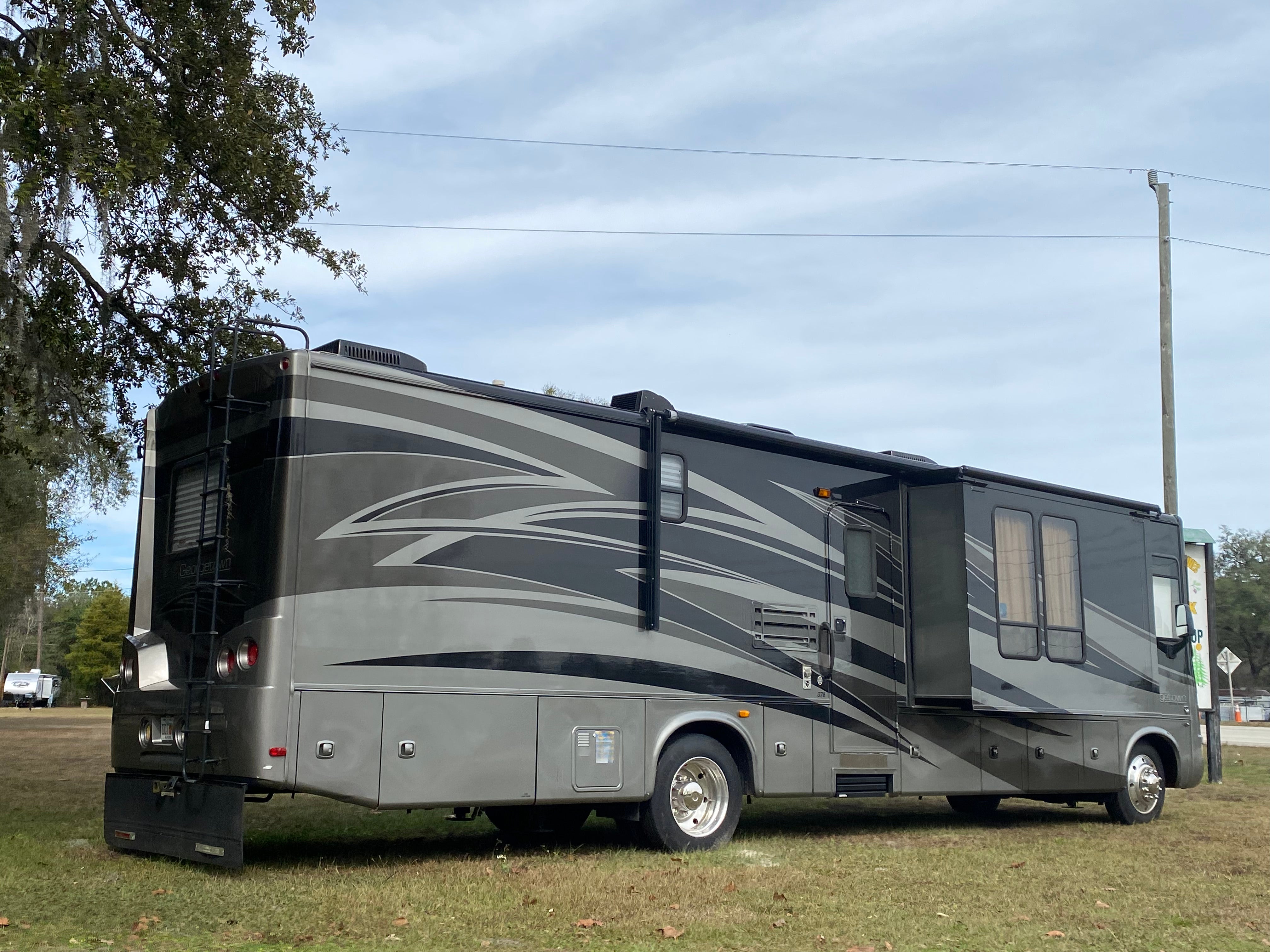 Camper submitted image from Whispering Pines RV Park - 1