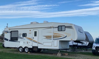 Camping near Condits Ranch: Barney's Lake Camping, Peru, Illinois