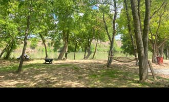 Camping near Vernon L Richards Riverbend Park: Colorado RiverBend Retreat, Smithville, Texas