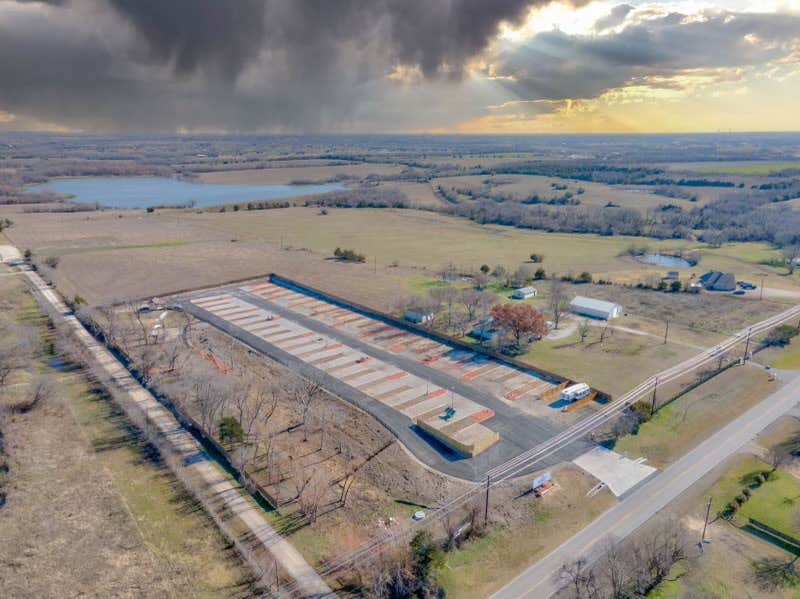 Camping near Dove Hill RV Park: Lavon Oaks RV Park, Fate, Texas