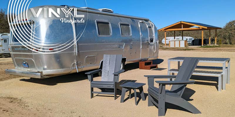 Camper submitted image from Vinyl Vineyards