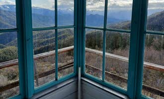 Camping near Eagle’s Nest Golf Course: Squaw Peak Lookout, Talent, Oregon