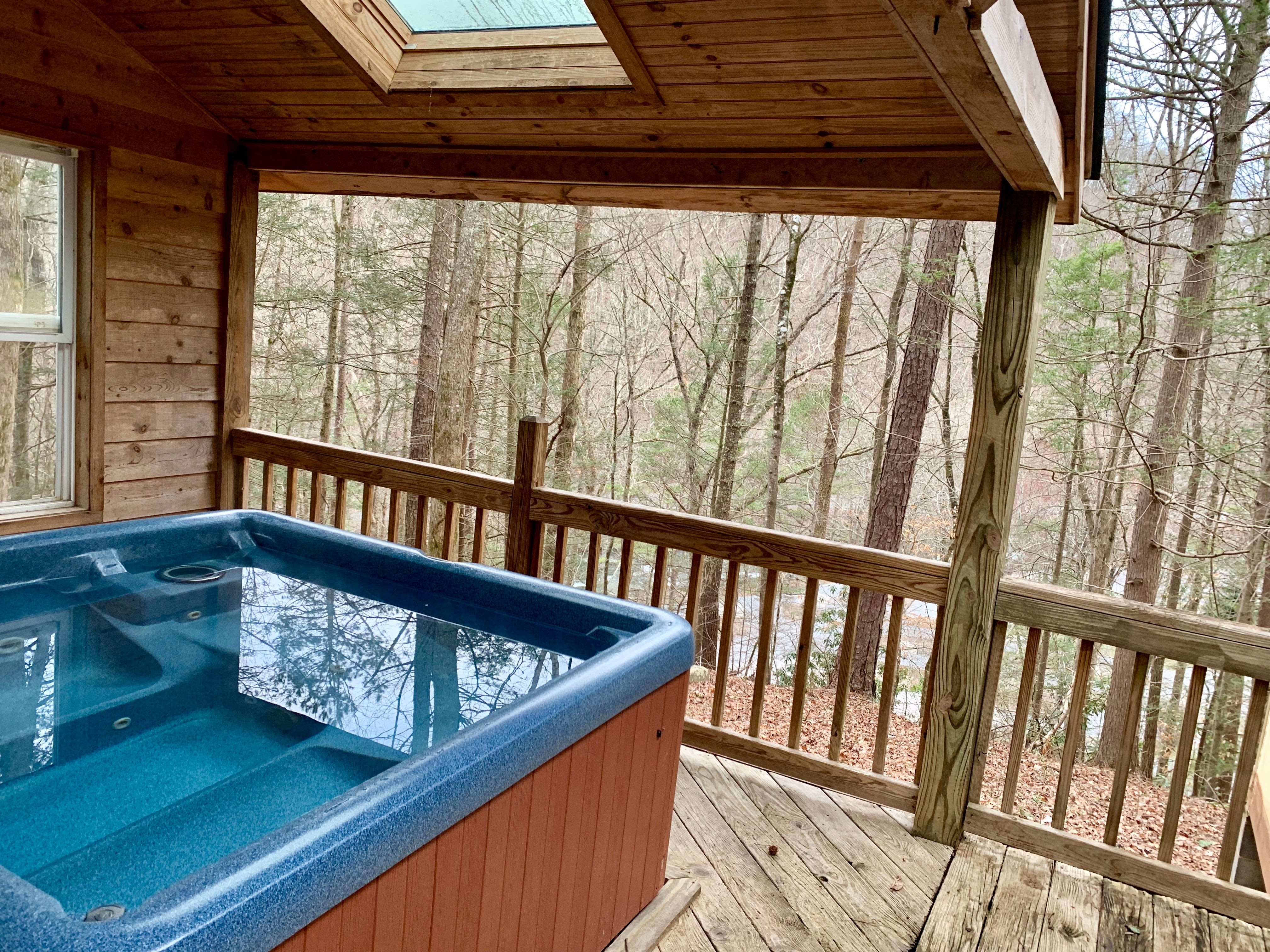 Camp View Vacation Home - Hot Tub