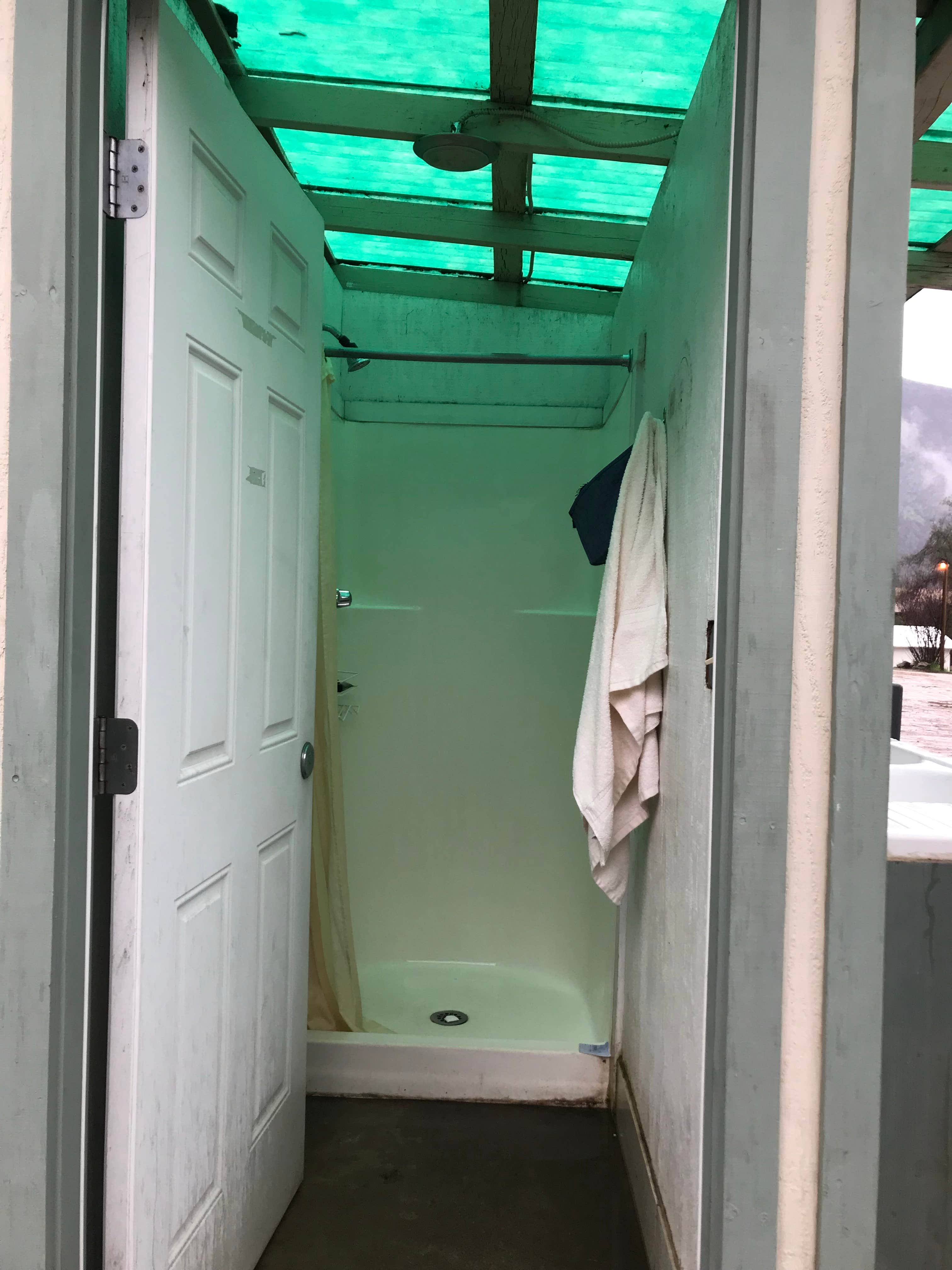 One of the showers... great water pressure and lots of hot water.