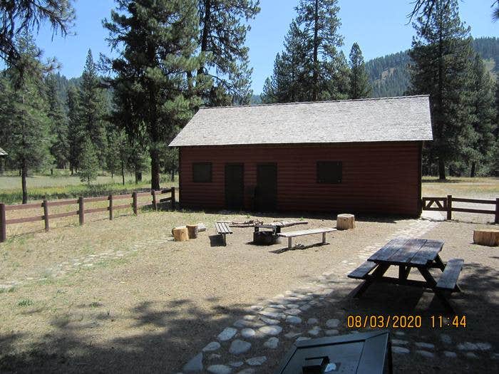 Camper submitted image from Barber Flat Cabin - 2