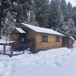 Public Campgrounds: Douglas Creek Cabin