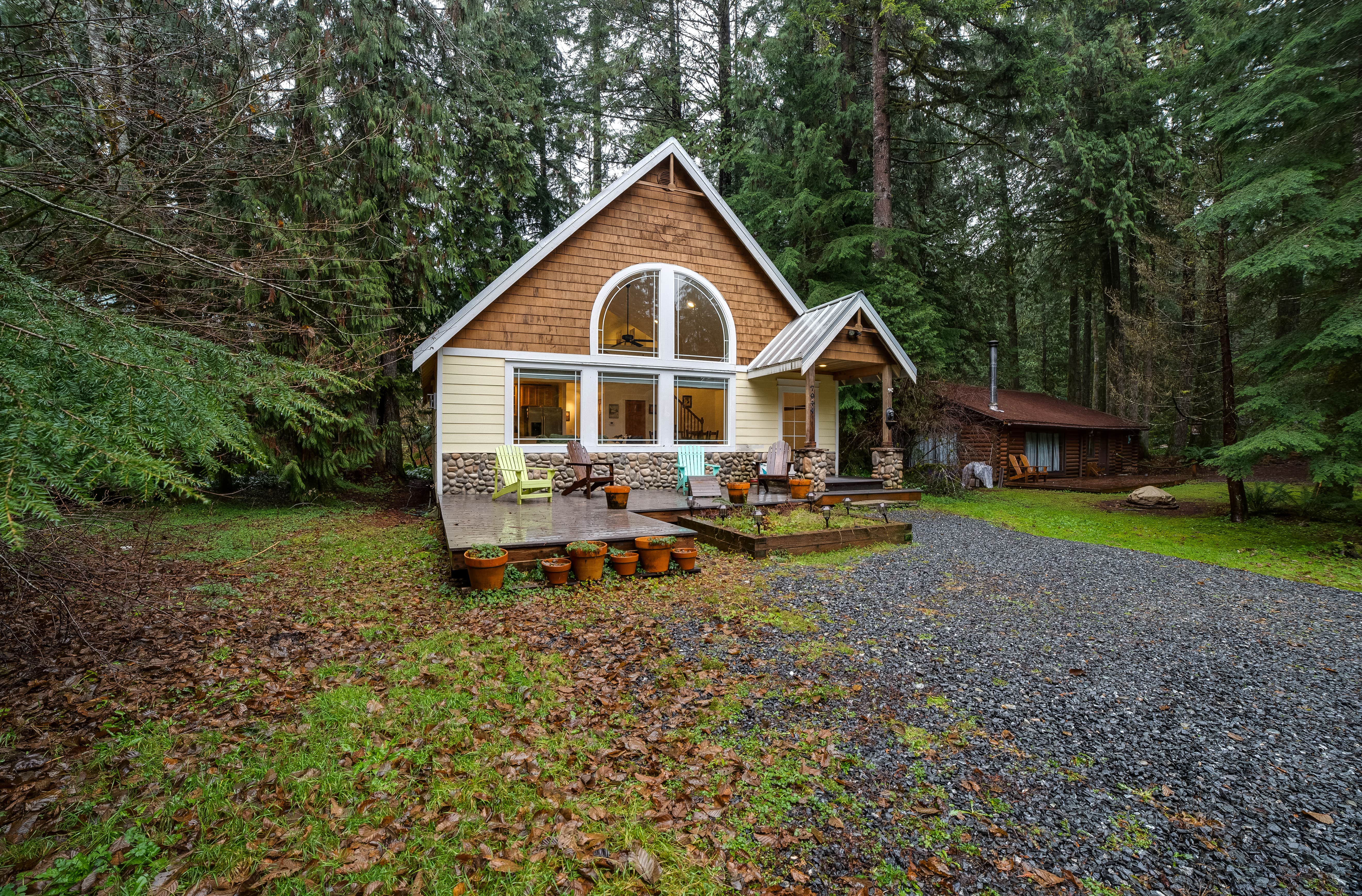 Camping near Excelsior Group Camp: Mt. Baker Lodging - Cabin #1 - Hot Tub, WiFi, BBQ, Pets Ok, Sleeps-8!, Maple Falls, Washington