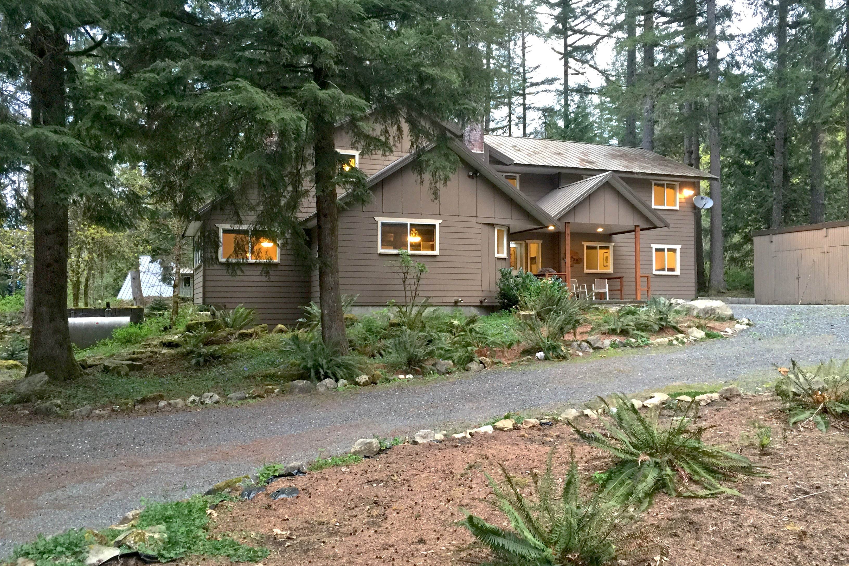 Dan  G.'s photo of a cabin at Mt. Baker Lodging Cabin #3 - Fireplace, Pool Table, Firepit, Wifi, Pets Ok, Sleeps-26! near Bellingham, WA