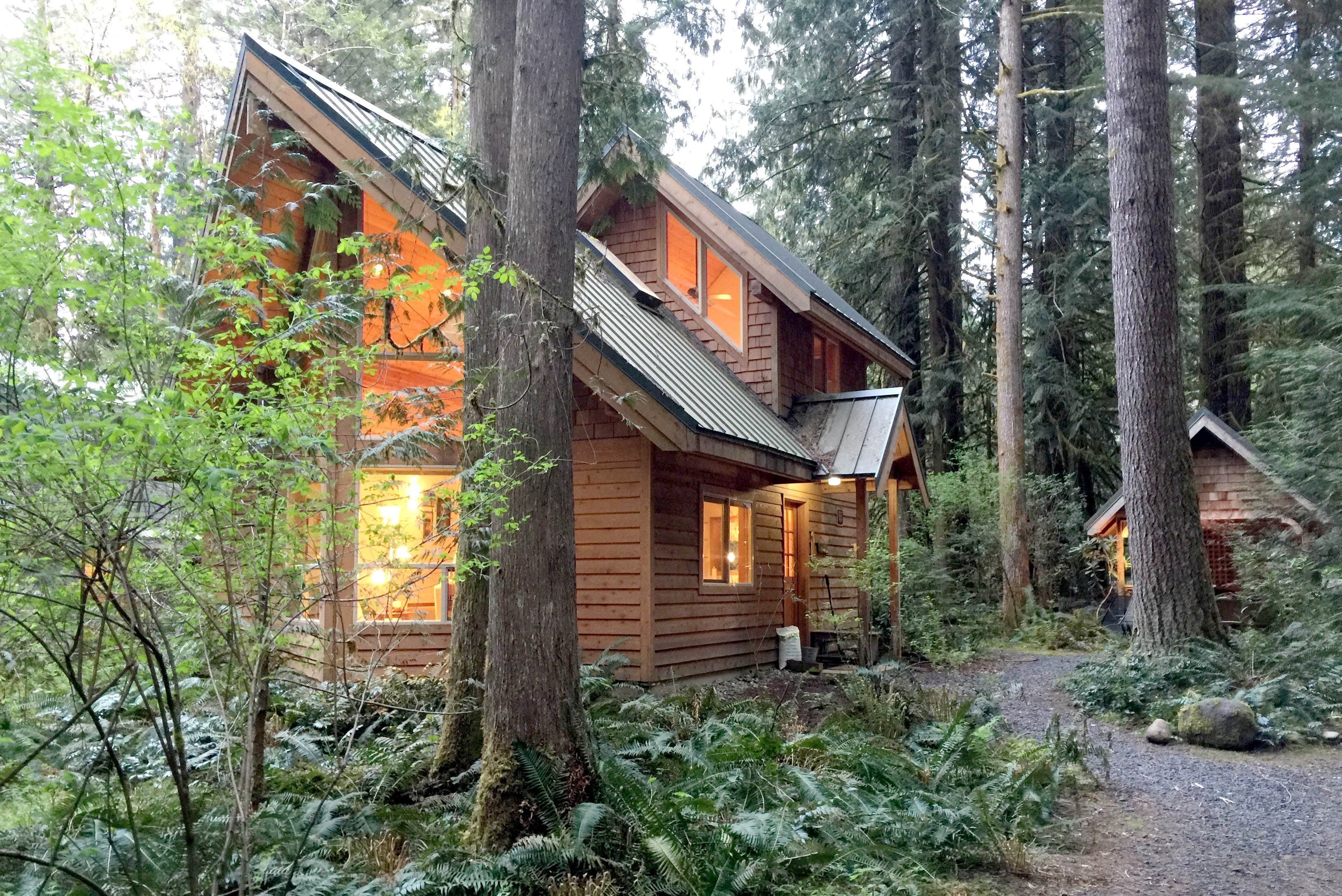 Camper submitted image from Mt. Baker Lodging - Cabin #4 - Hot Tub - Pets Okay - 1