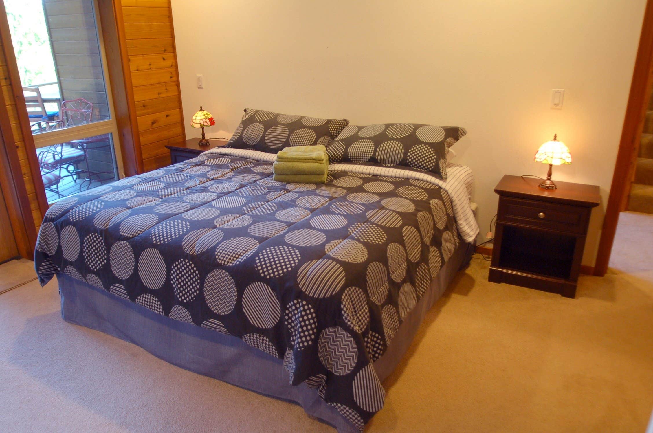 Camper-submitted photo at Mt. Baker Lodging Cabin #7 - Lakefront, Hot Tub, Pool Table, Fireplace, Wifi, Pets Ok, Sleeps-8! near Sumas, WA