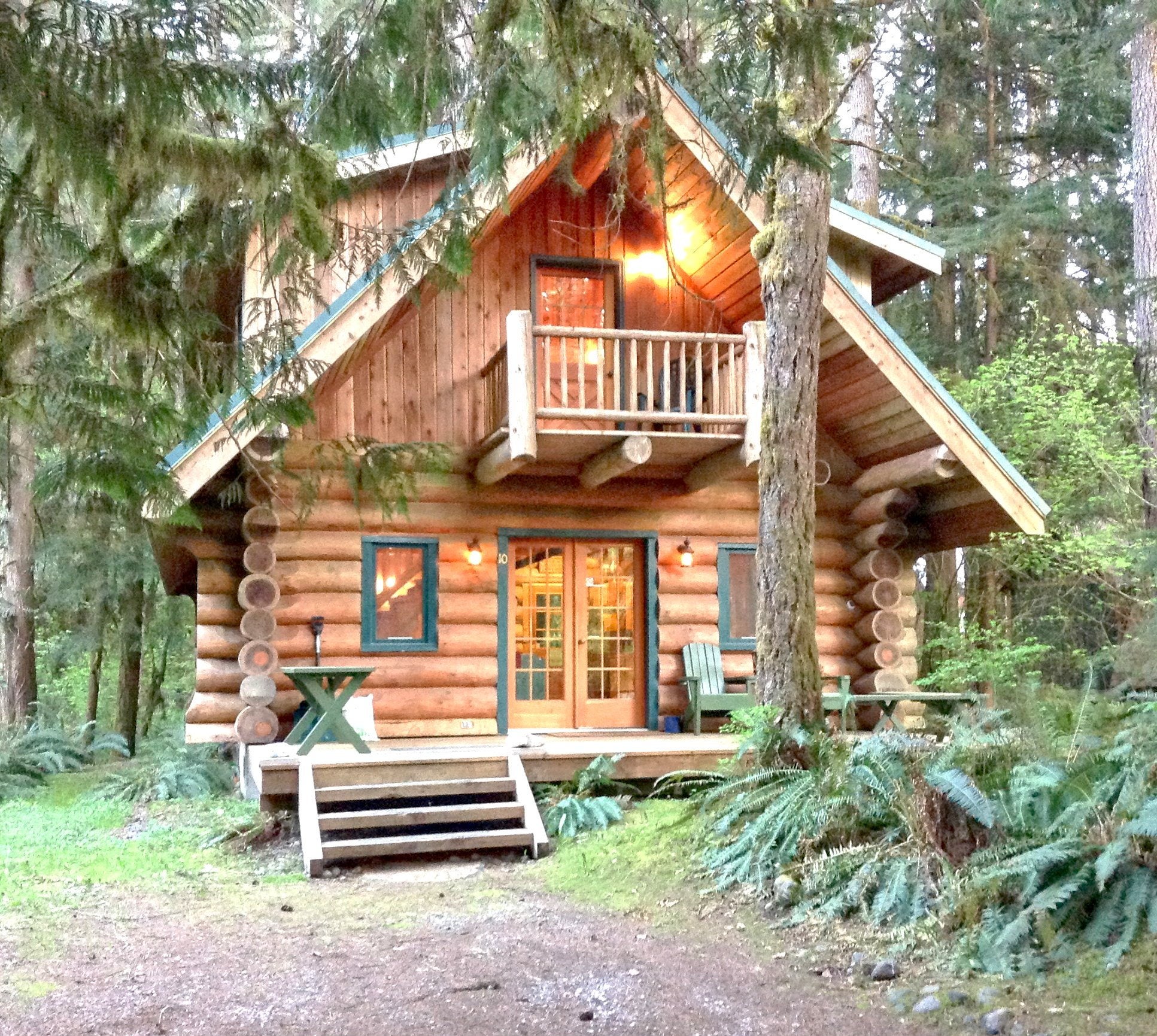 Camper submitted image from Mt. Baker Lodging - Snowline Cabin #10 - Log Home - Sleeps 8 - 3