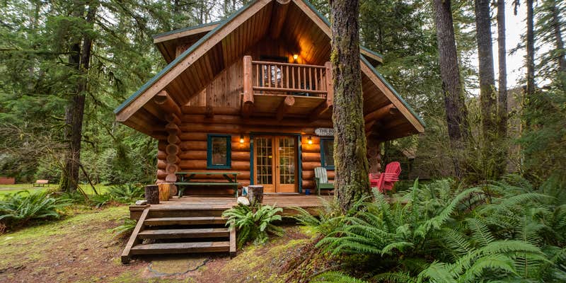 Camper submitted image from Mt. Baker Lodging - Cabin #10 - Log Home, WiFi, Sleeps 8!