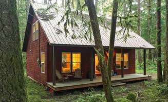 Dan  G.'s photo of a cabin at Mt. Baker Lodging - Cabin #12 - Fireplace, BBQ, A/C, Pets Ok, Sleeps-4! near Bellingham, WA