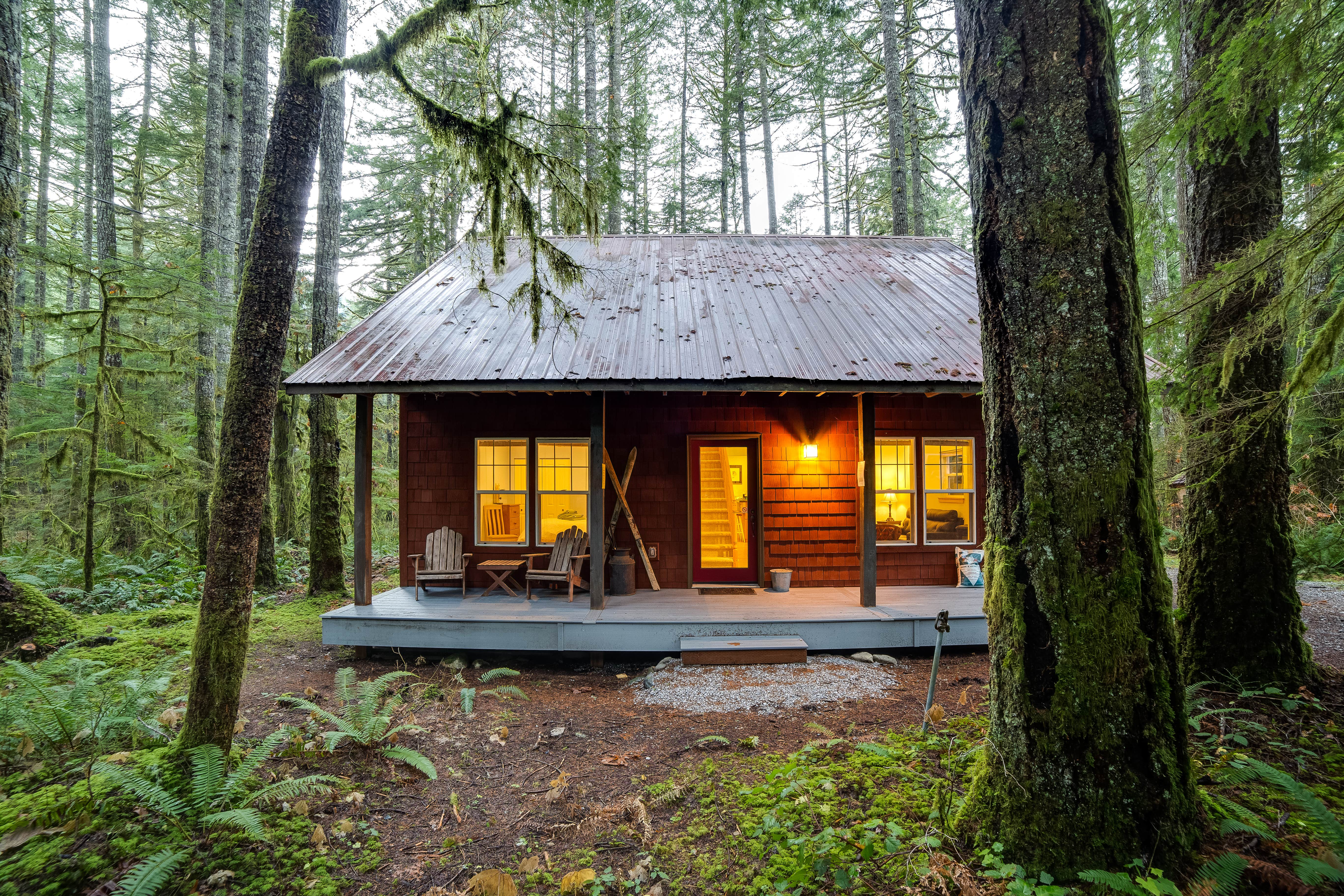 Camping near Silver Lake Park: Mt. Baker Lodging - Cabin #12 - Fireplace, BBQ, A/C, Pets Ok, Sleeps-4!, Maple Falls, Washington