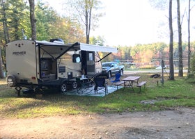 Ayers Lake Farm Campground and Cottages 