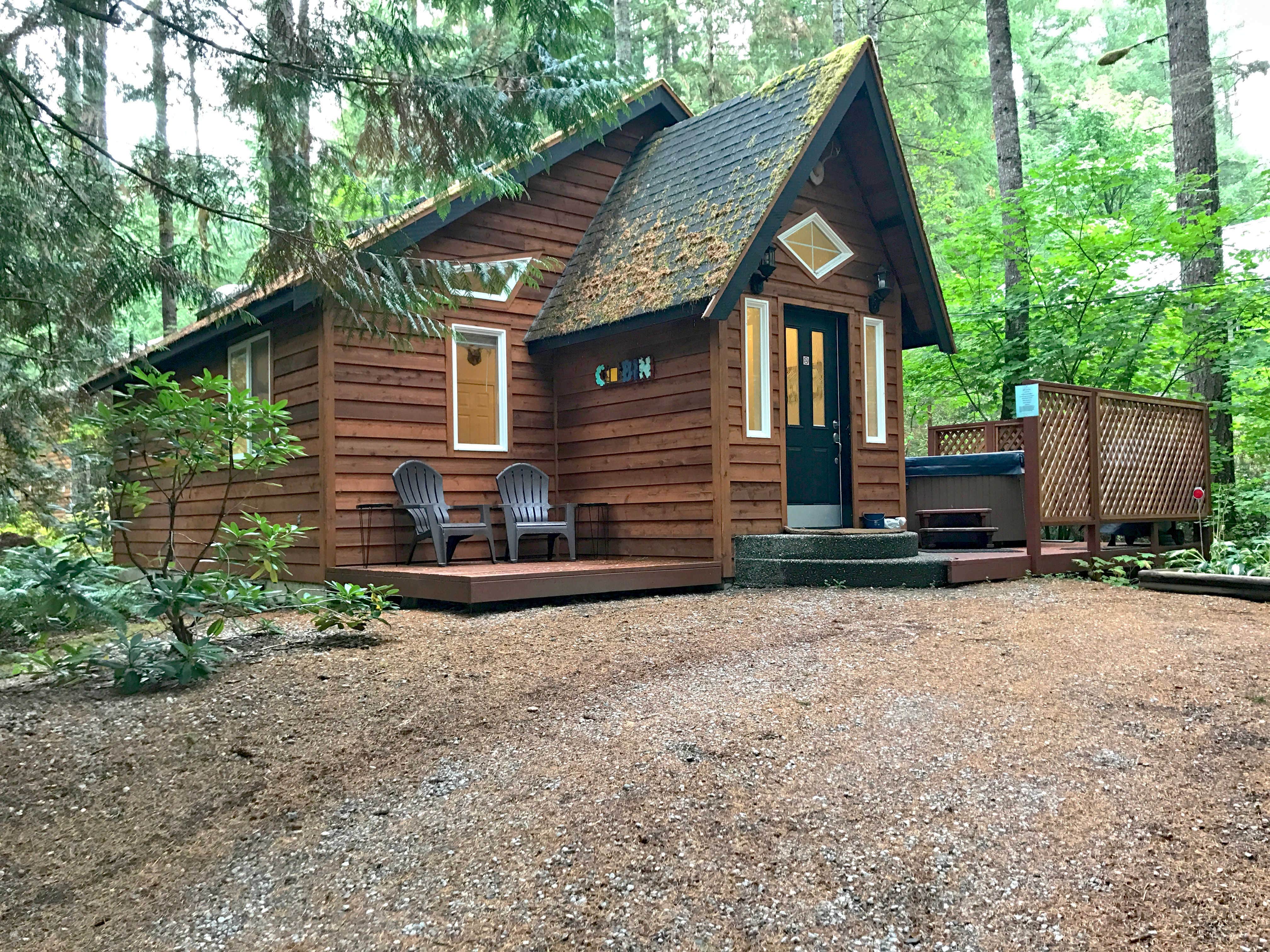 Dan  G.'s photo of a cabin at Mt. Baker Lodging - Cabin #16 - Hot Tub, Fireplace, A/C, BBQ, WiFi, Pets Ok, Sleeps-2! near Sumas, WA