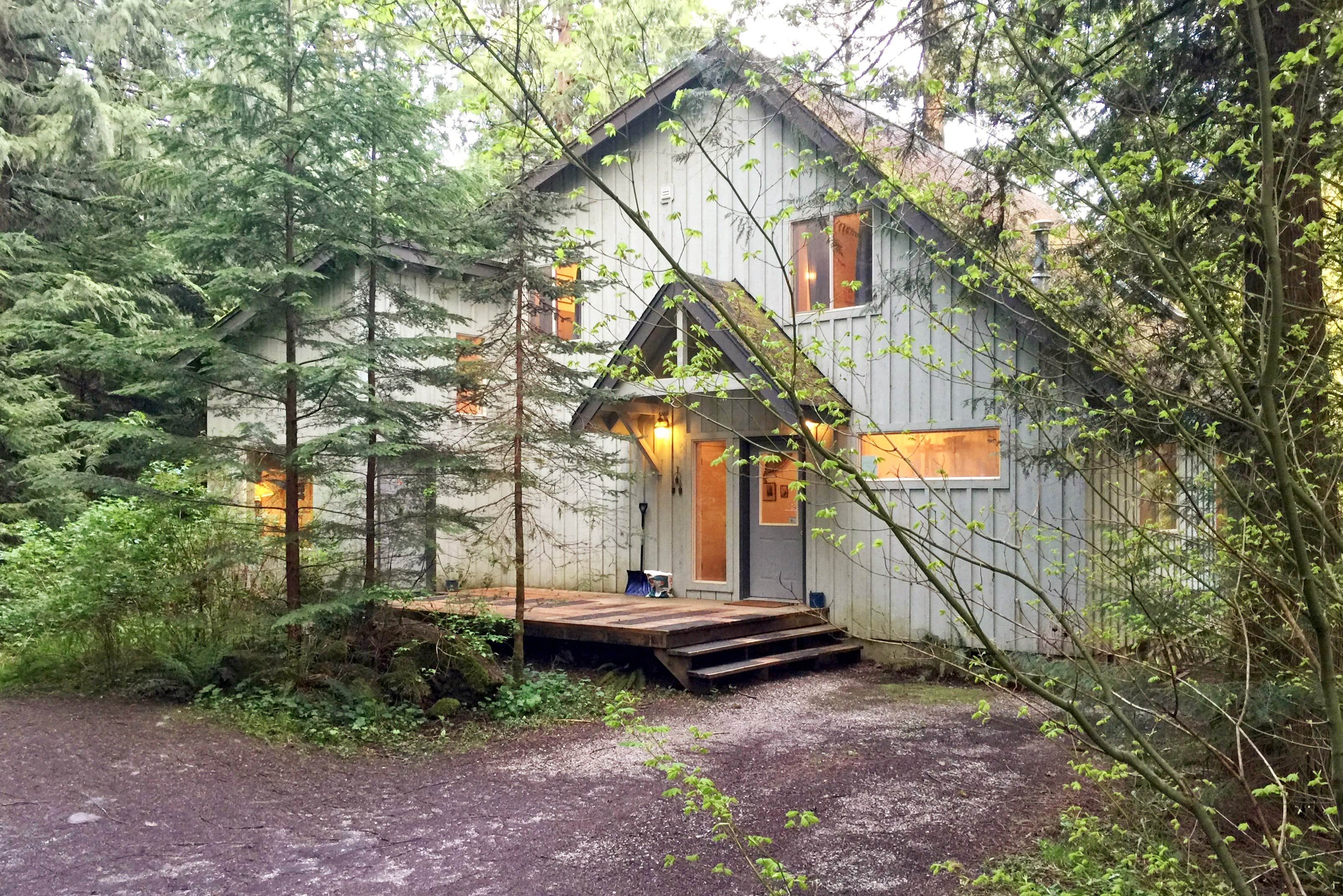 Camping near Mt. Baker Lodging - Cabin #44 - Hot Tub, Fireplace, Wifi, Pets Ok, Sleeps-6!: Mt. Baker Lodging Cabin #19 - Hot Tub, Sauna, Wifi, Pets ok!, Maple Falls, Washington