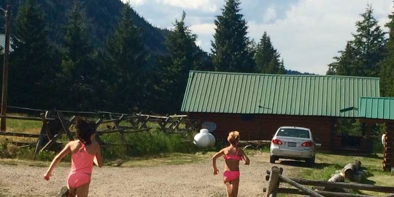 Camper submitted image from Cinnamon Lodge & Adventures