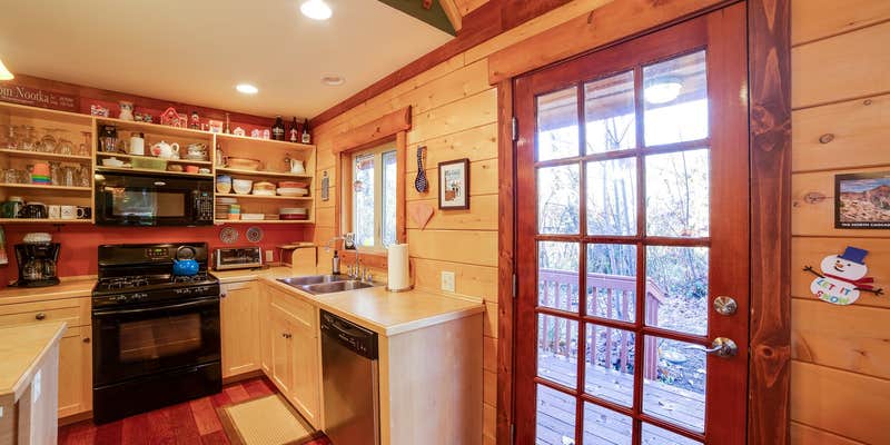 Camper submitted image from Mt. Baker Lodging - Cabin #21 - Log Home, Fireplace, BBQ, WiFi, Pets Ok, Sleeps-6!
