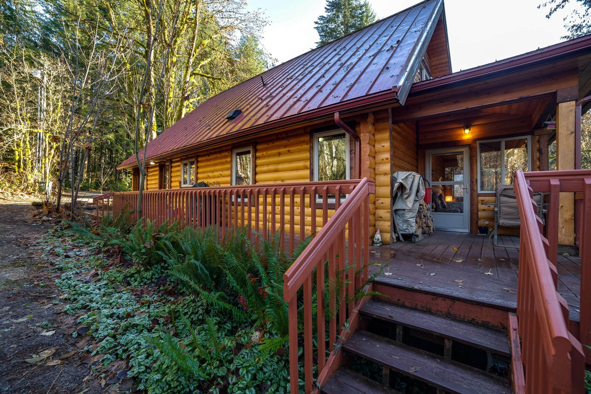 Dan  G.'s photo of a cabin at Mt. Baker Lodging - Cabin #21 - Log Home, Fireplace, BBQ, WiFi, Pets Ok, Sleeps-6! near Bellingham, WA