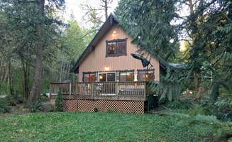 Dan  G.'s photo of a cabin at Mt. Baker Lodging - Cabin #22 - HOT TUB, FIREPLACE, WIFI, W/D, D/W, BBQ, PETS OK, SLEEPS-4! near Maple Falls, WA
