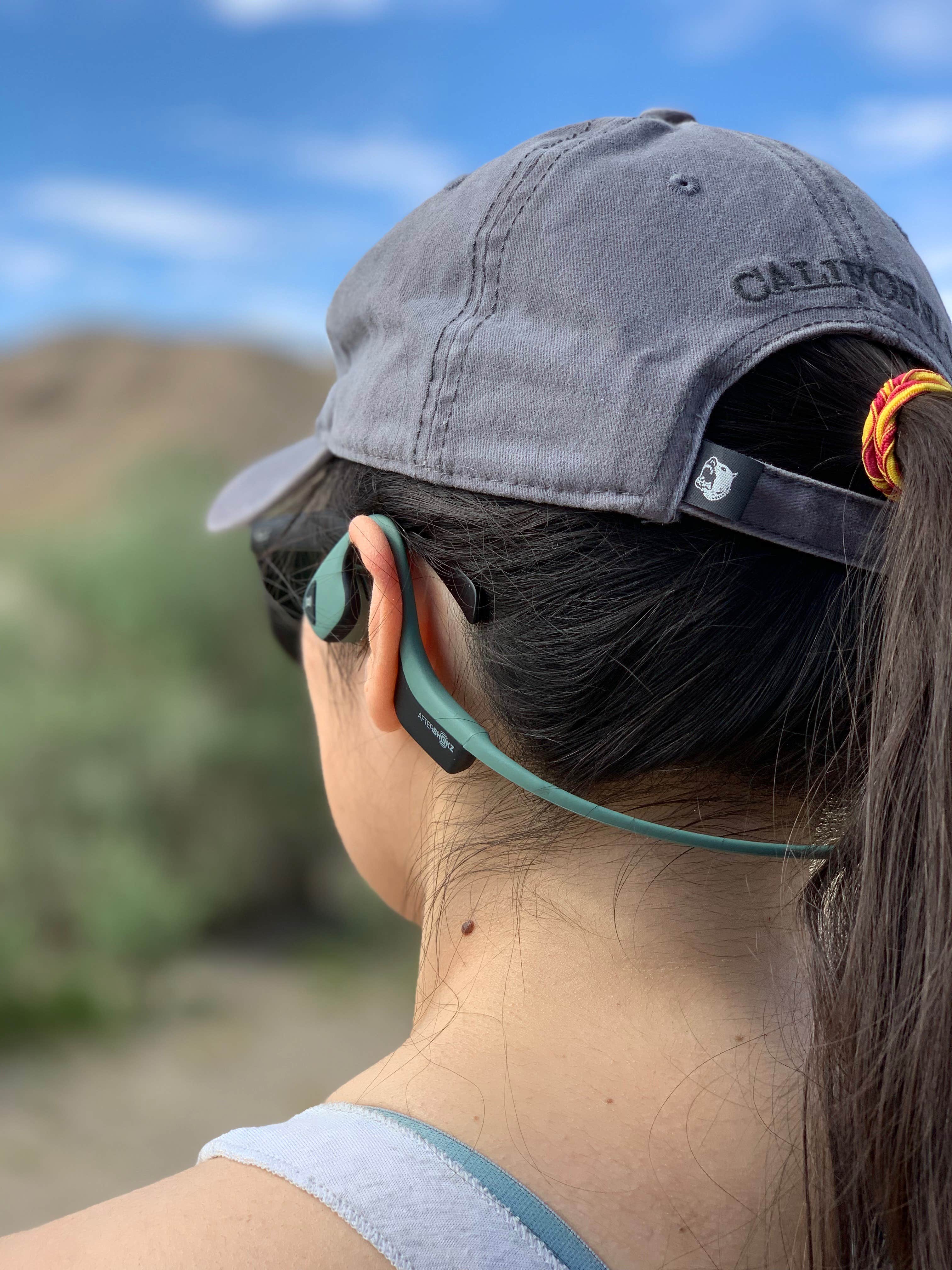 Close ups of the Trek Air headphones
