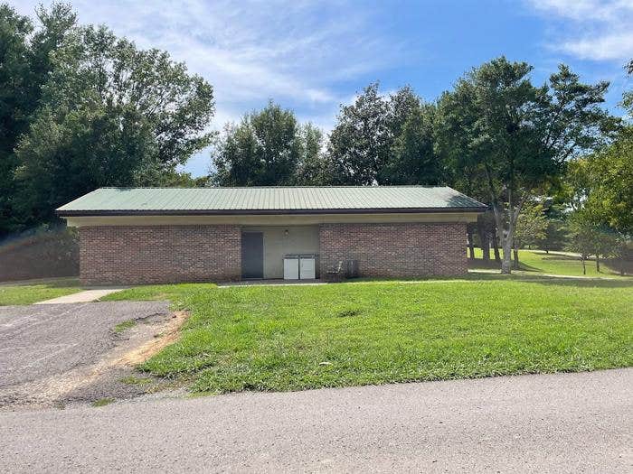 Cages Bend Camping Gallatin, TN