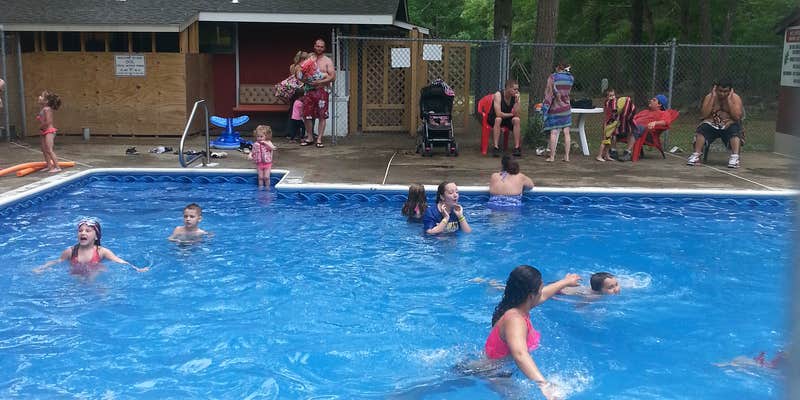 Camper submitted image from Oak Leaf Family Campground