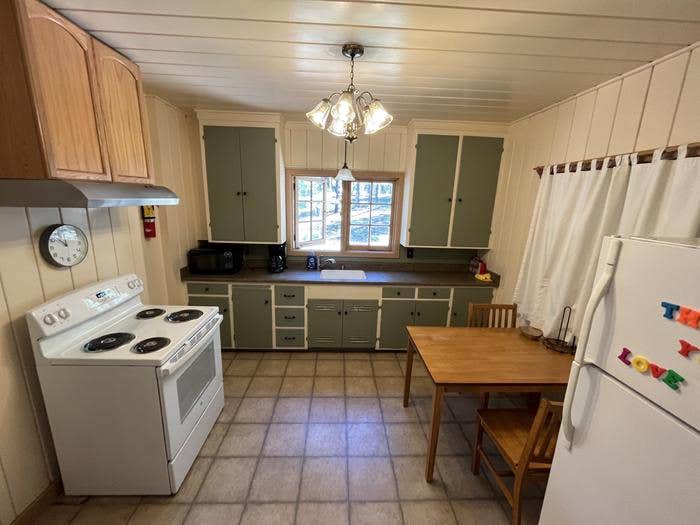 Camper submitted image from Sly Guard Cabin - 2