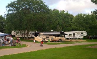 Camping near Miller Riverview City Park: Grant River Recreation Area, Dubuque, Wisconsin