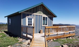 Camping near Pikes Crossing: Fremont Point Cabin, Summer Lake, Oregon