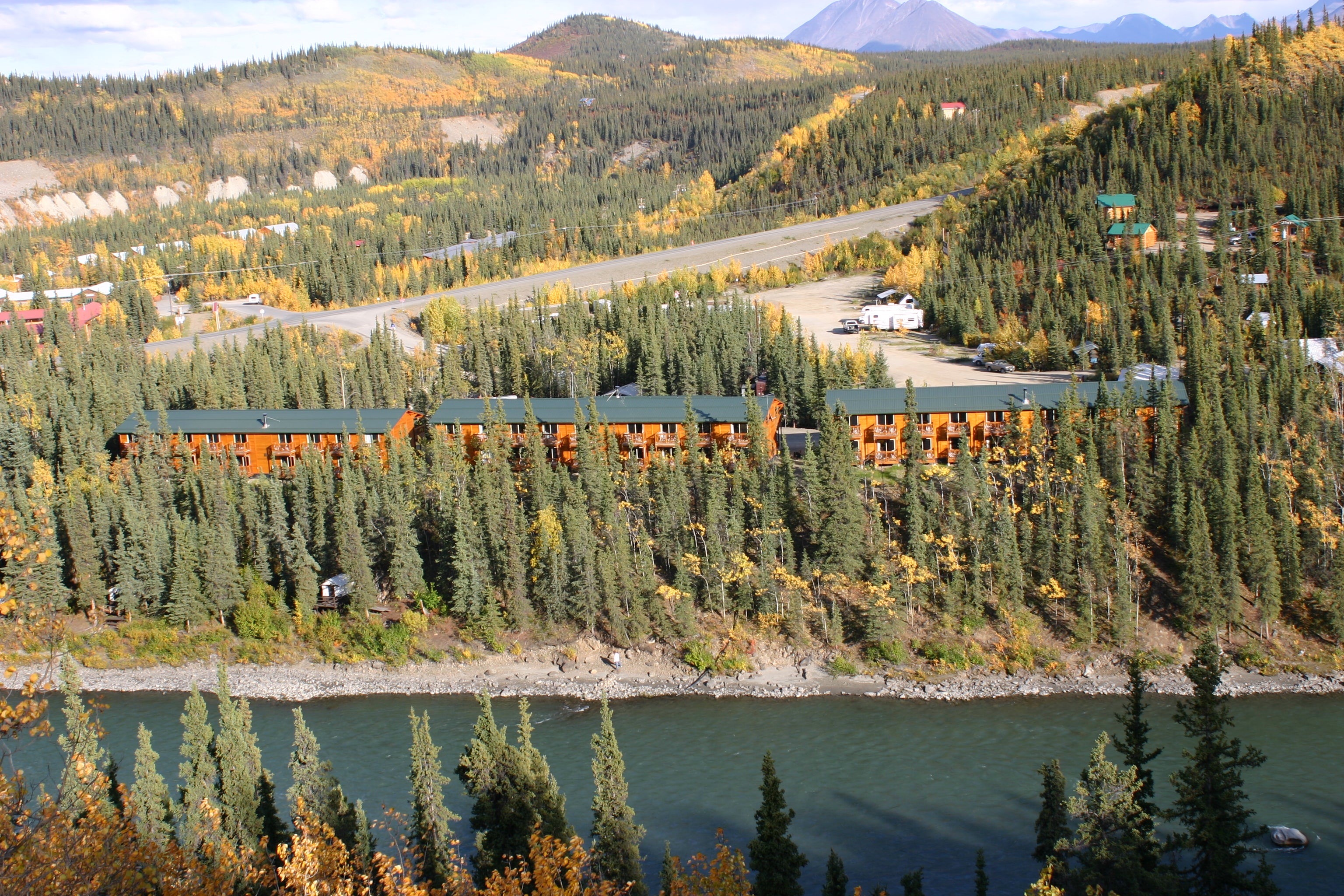 Camper submitted image from Denali Grizzly Bear Resort - 2