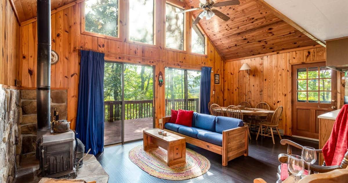 Hot Tub, Huge Deck, WiFi, Fire Pit at Chalet Cabin