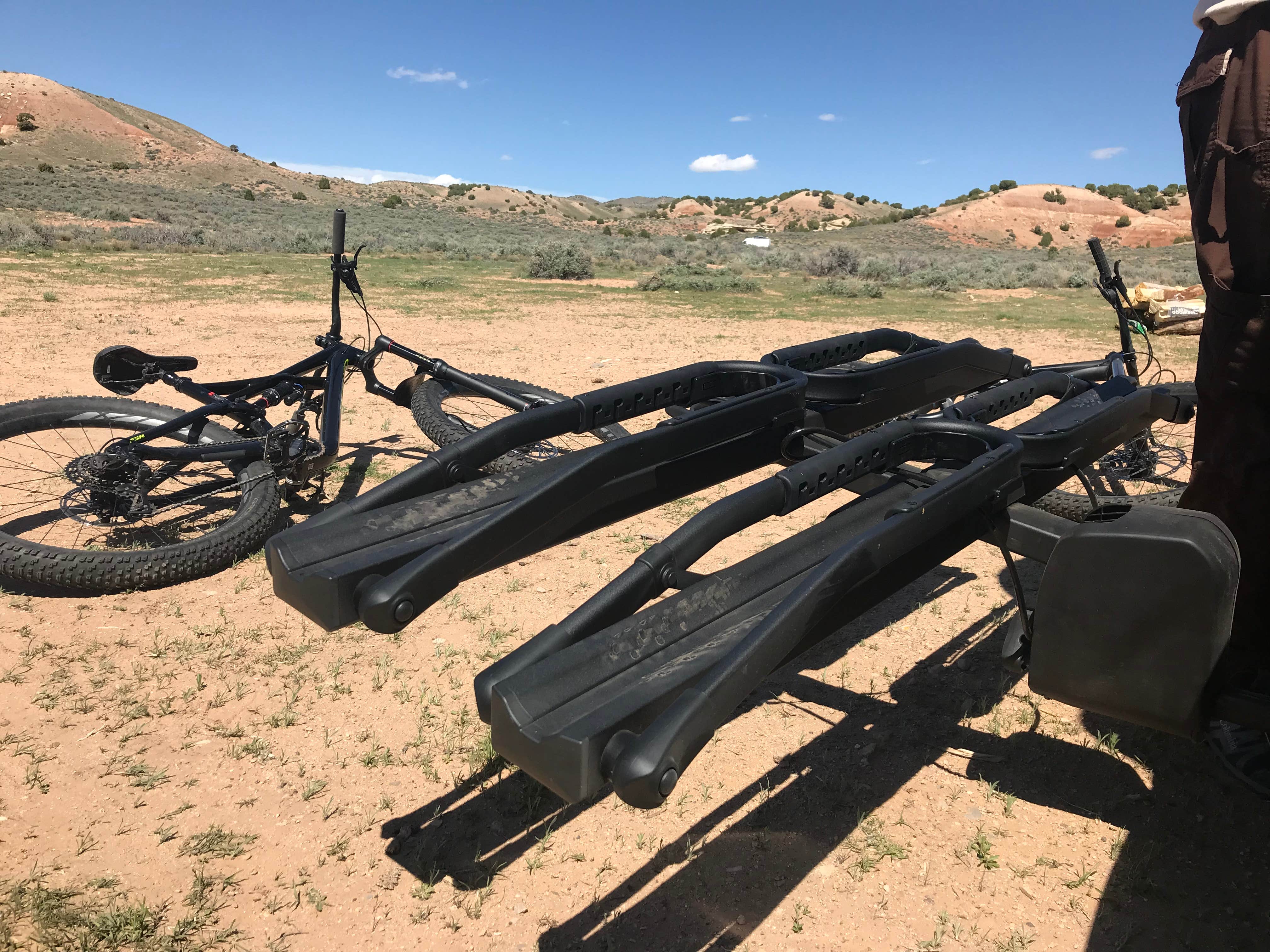 You can see the trays are slightly tiered which improves clearance and the only part that scrapes is the area where the rack fits into the hitch.