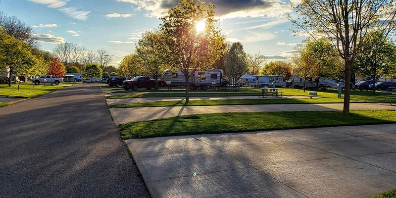 Camper submitted image from Holiday Shores RV Park