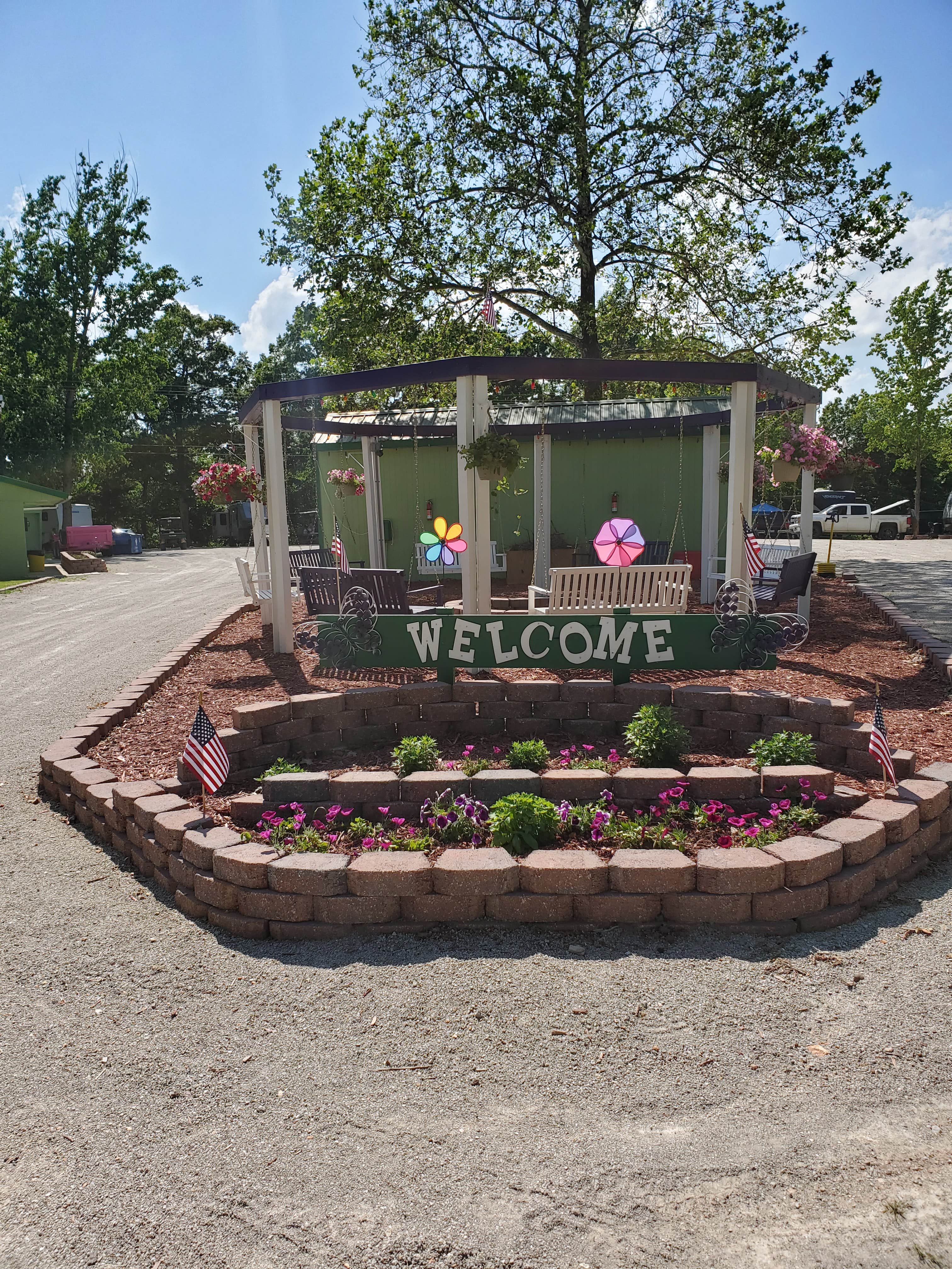 Camping near Oak Court Cabin-RV Park: Peddlers RV Park, Cassville, Missouri