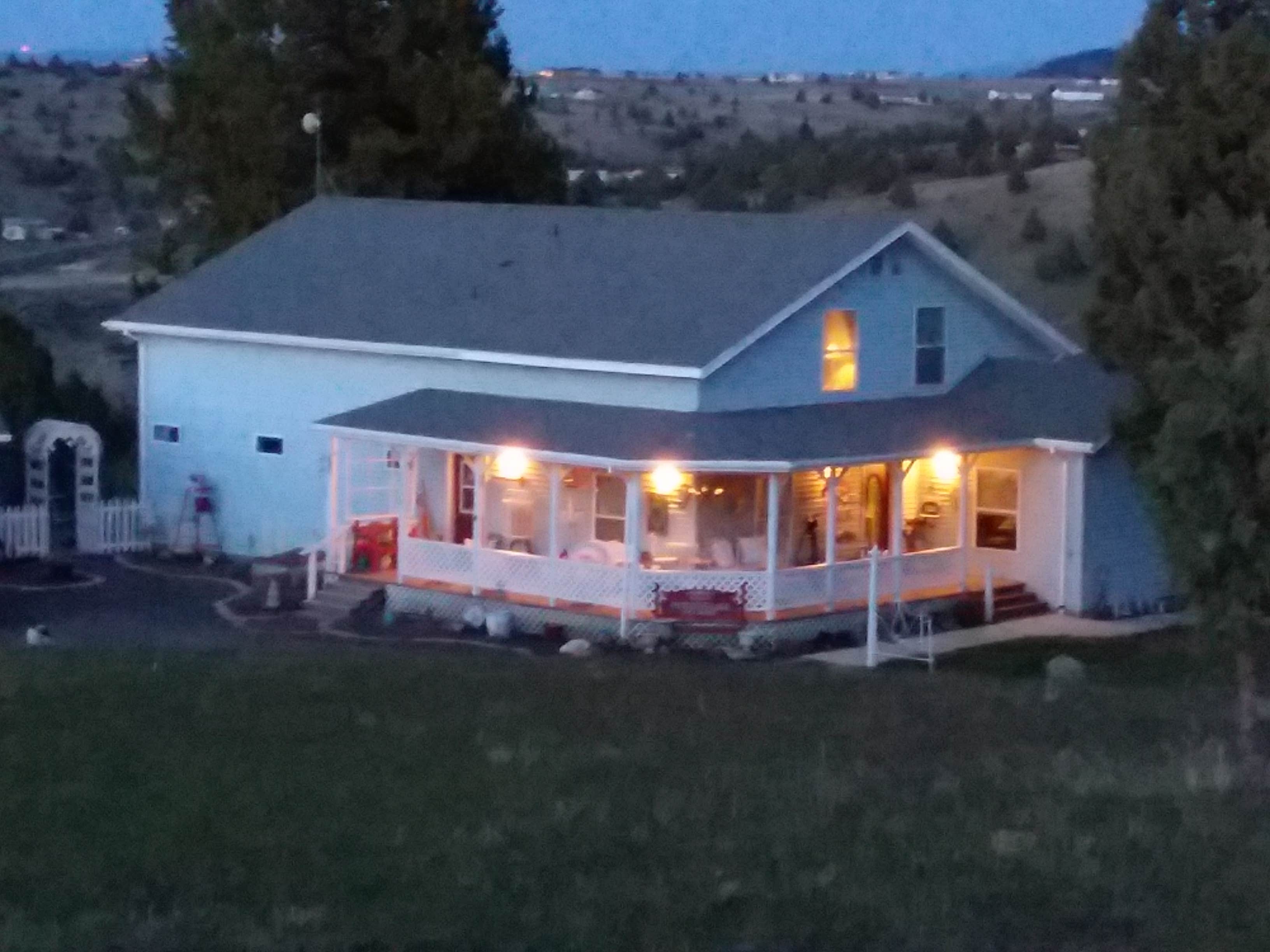 Camping near Oregon Mine Campground: Victorian Lane Bed & Breakfast, John Day, Oregon