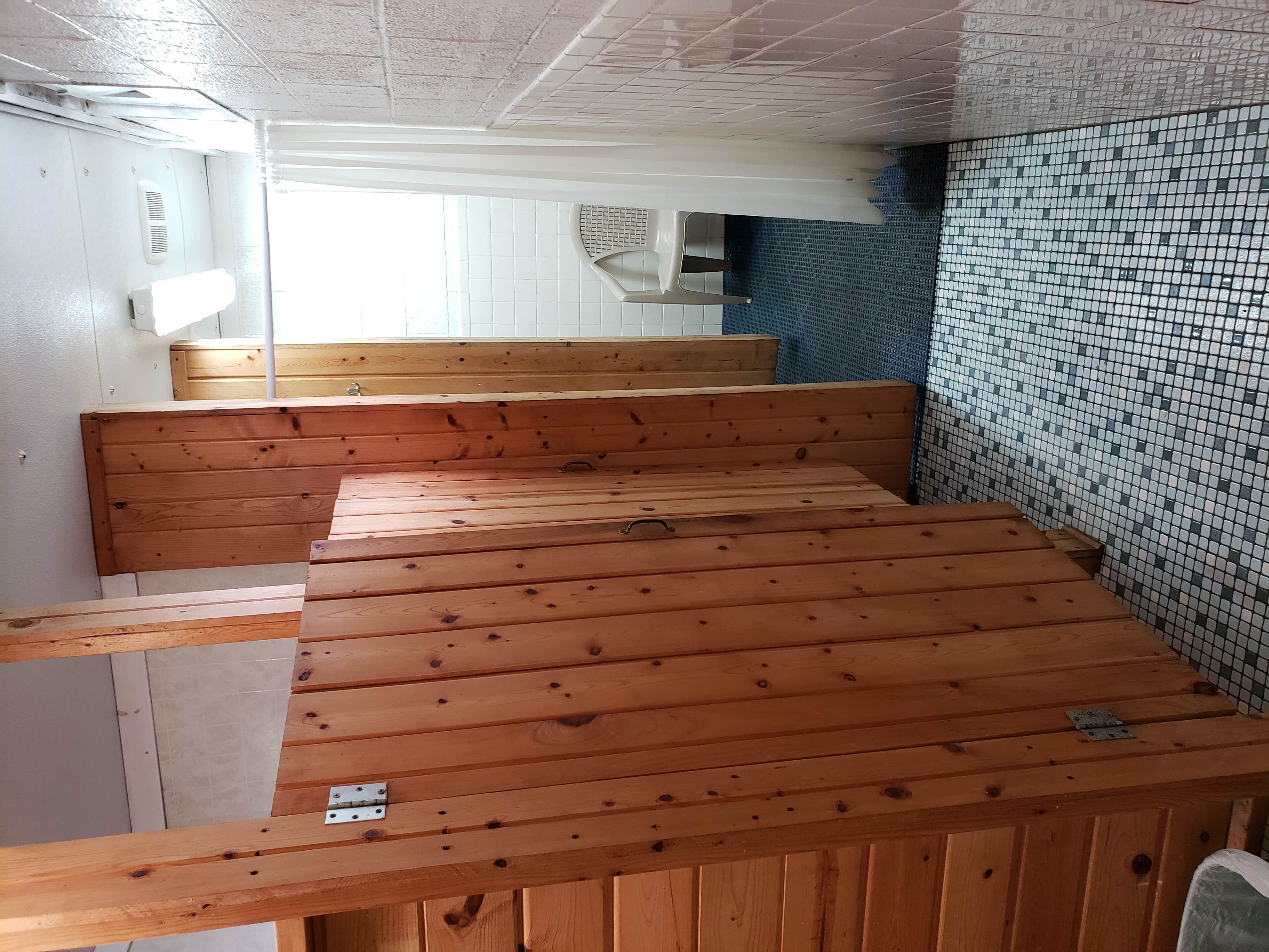 Camping near Moraine View State Recreational Area: D & W Lake RV Park, Champaign, Illinois