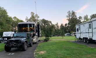 Camping near Armitage Park & Campground - a Lane County Park: Deerwood RV Park, East Springfield, Oregon