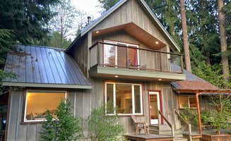 Dan  G.'s photo of a cabin at Mt. Baker Lodging - Cabin #70 - Riverside, Hot Tub, BBQ, A/C, EV Charger, Wifi, Pets Ok, Sleeps-8! near Concrete, WA