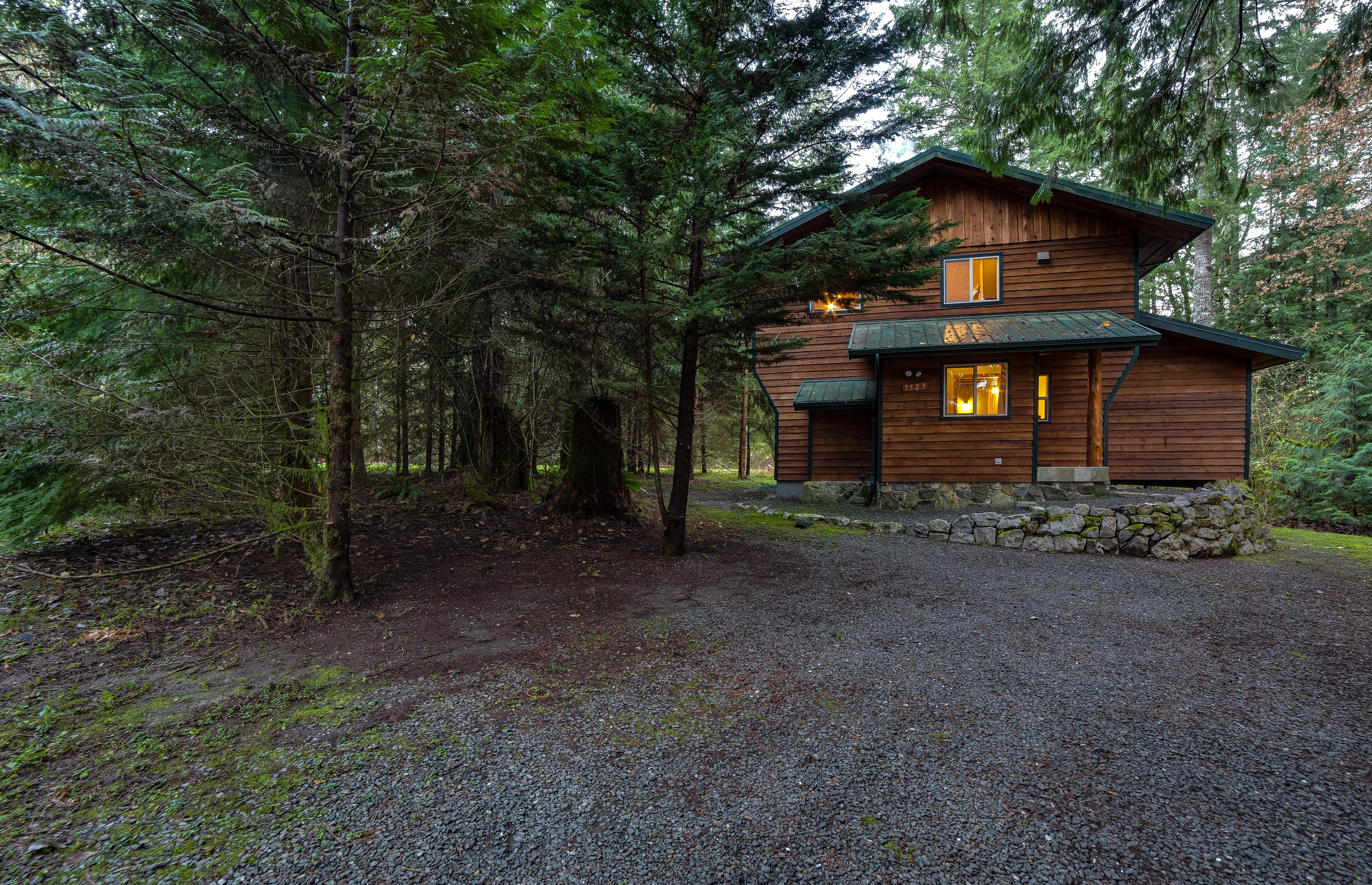 Dan  G.'s photo of a cabin at Glacier Springs Cabin #54 - Mt. Baker Lodging near Sumas, WA
