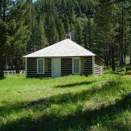 Public Campgrounds: Moose Creek Cabin