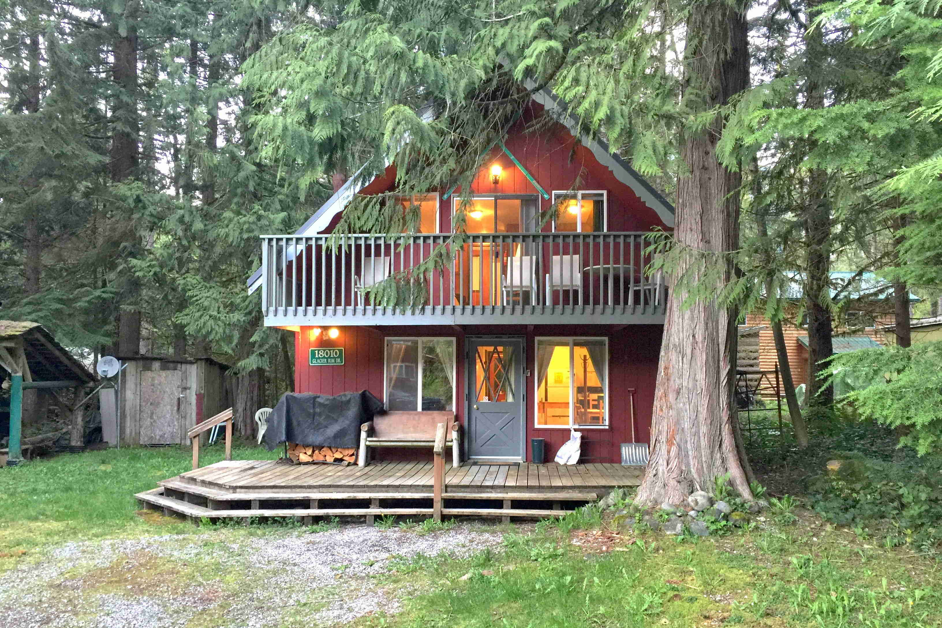 Dan  G.'s photo of a cabin at Mt. Baker Lodging - Cabin #63 - Hot Tub, BBQ, Wifi, Pets Ok, Sleeps-6! near Hamilton, WA