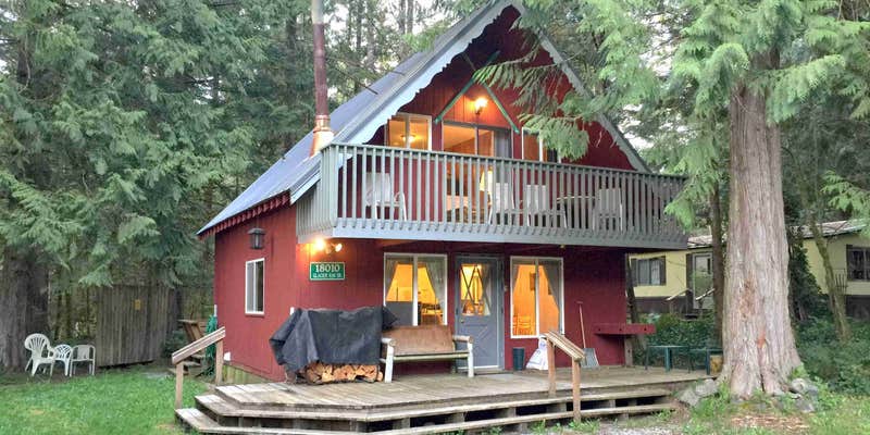 Camper submitted image from Mt. Baker Lodging - Cabin #63 - Hot Tub, BBQ, Wifi, Pets Ok, Sleeps-6!