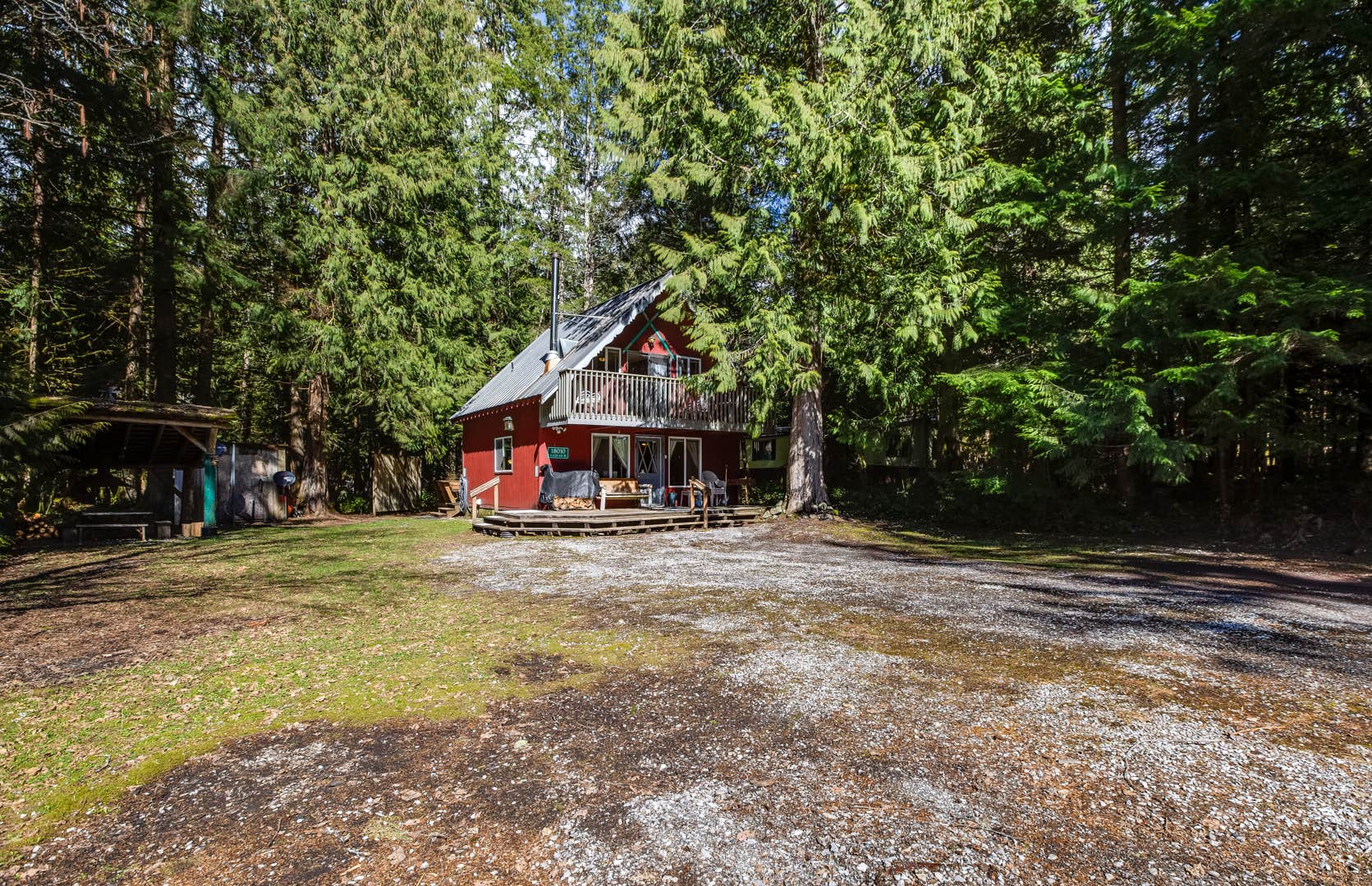 Camper submitted image from Mt. Baker Lodging - Cabin #63 - Hot Tub, BBQ, Wifi, Pets Ok, Sleeps-6! - 3