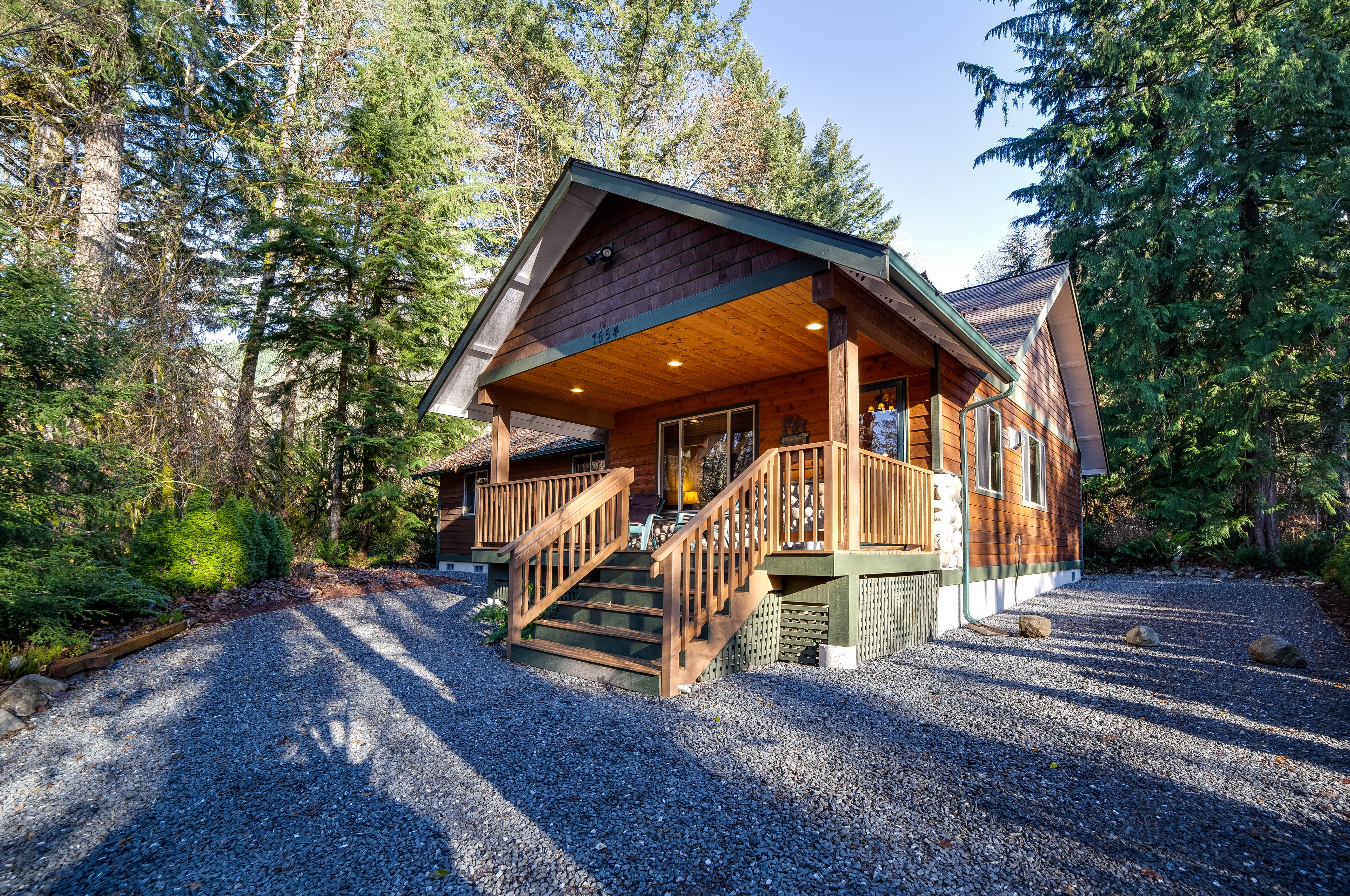 Camper submitted image from Mt. Baker Lodging - Cabin #65 - Hot Tub, Fireplace, BBQ, Wifi, Sleeps-10! - 5