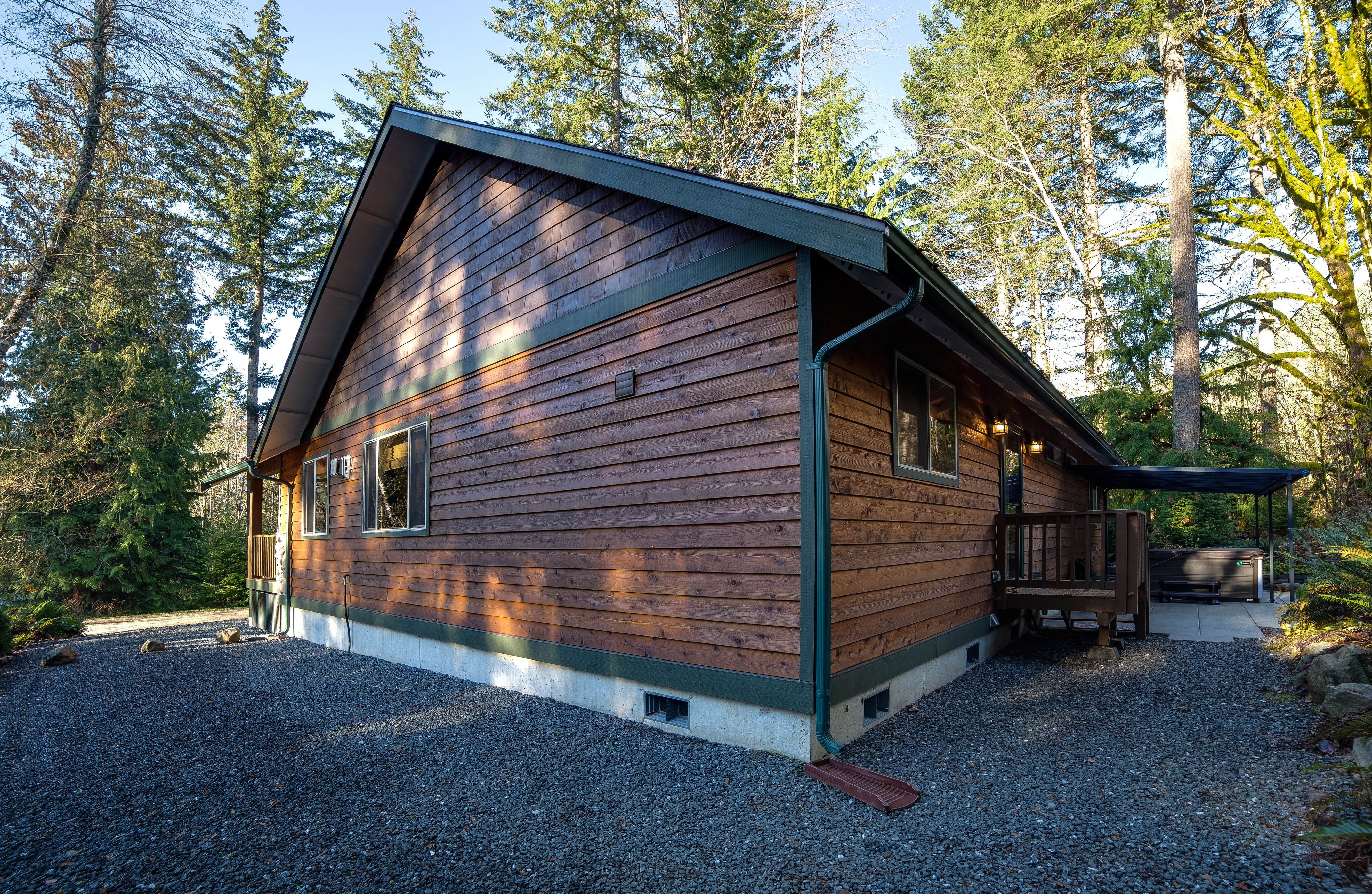 Dan  G.'s photo of a cabin at Mt. Baker Lodging - Cabin #65 - Hot Tub, Fireplace, BBQ, Wifi, Sleeps-10! near Deming, WA