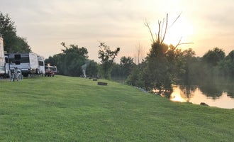 Camping near GlampKnox: Riverside RV Park & Resort, Sevierville, Tennessee