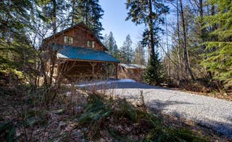 Dan  G.'s photo of a cabin at Mt. Baker Lodging - Cabin #44 - Hot Tub, Fireplace, Wifi, Pets Ok, Sleeps-6! near Concrete, WA