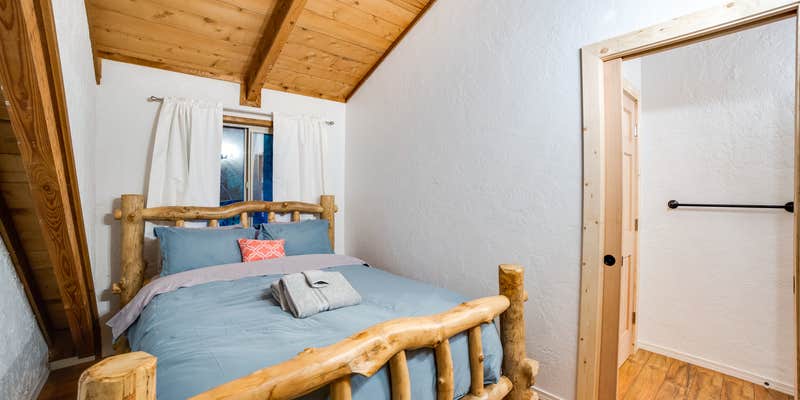 Camper submitted image from Mt. Baker Lodging - Cabin #48 - Hot Tub, BBQ, Wifi, Pets Ok, Sleeps-7!